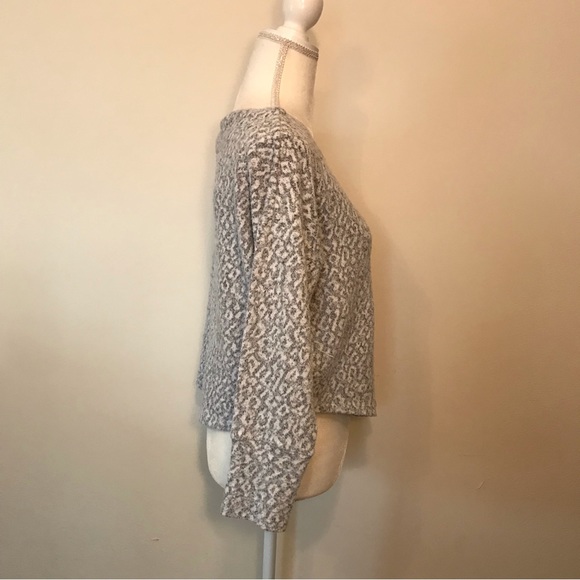 Saturday Sunday Anthropologie Gray White Leopard Print Pullover Sweater Size XS - Picture 10 of 15